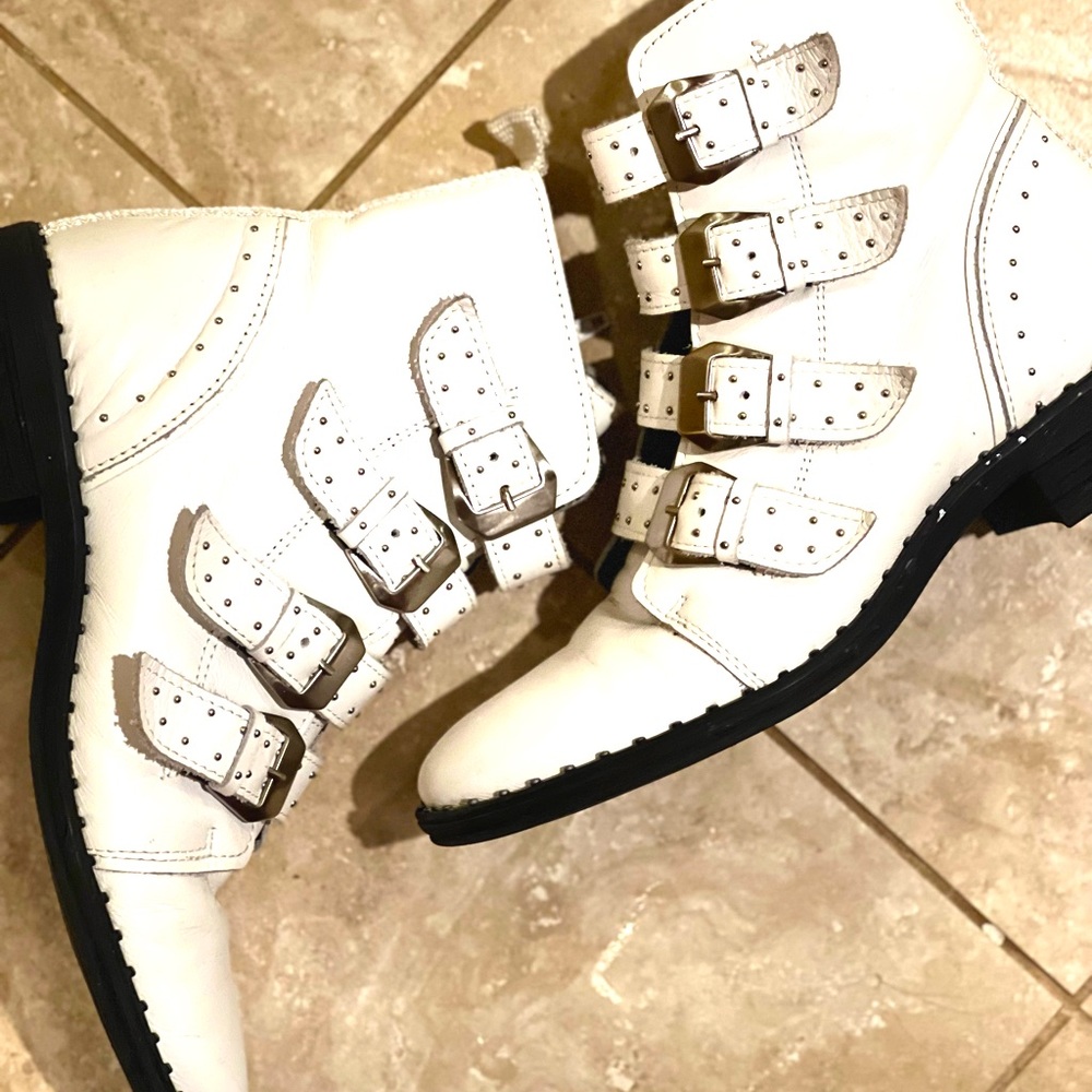 Steve madden white flat booties